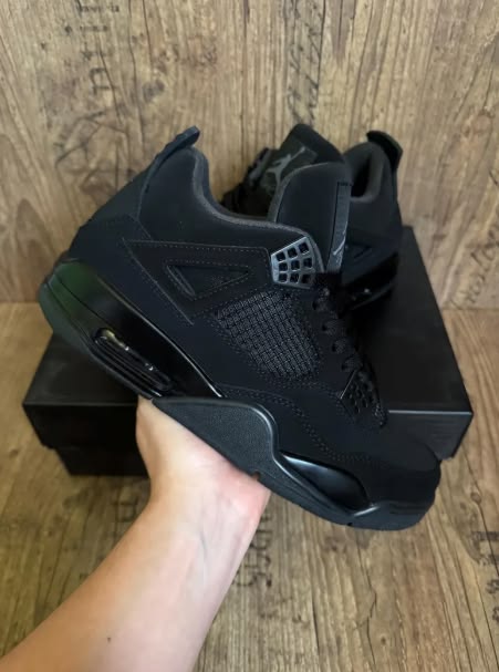 Jordan 4s Black Cats Detail